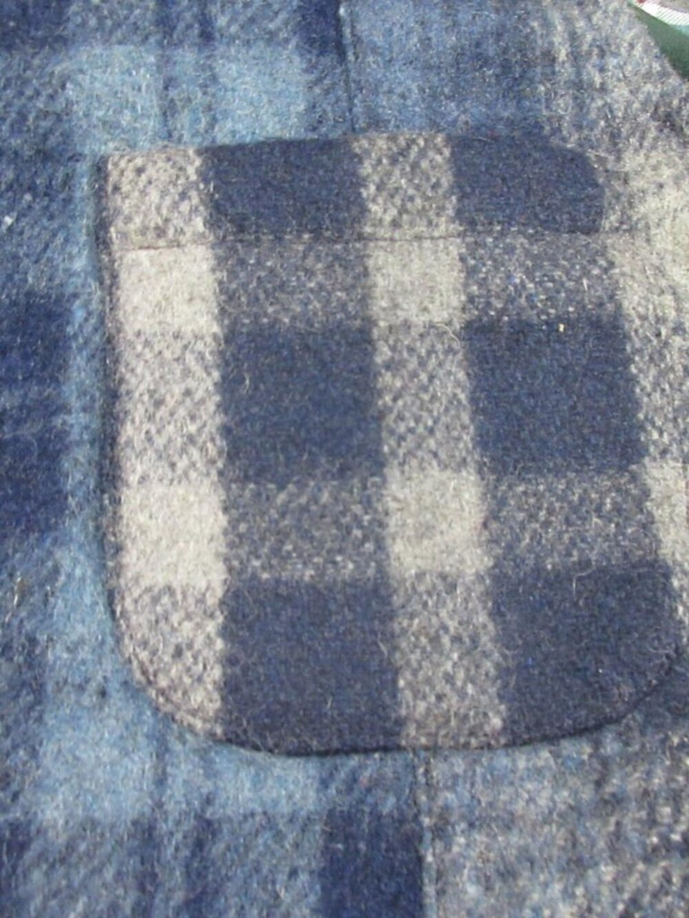 Vintage AtLast womens red gray blue patchwork crop wool cardigan vest L - Picture 5 of 7